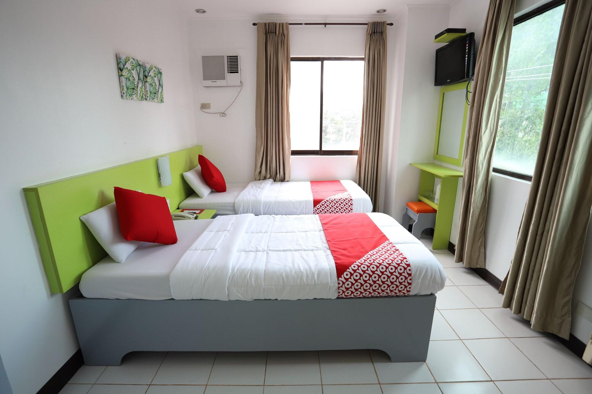 Oyo 210 Apple Tree Suites Cebu Екстер'єр фото